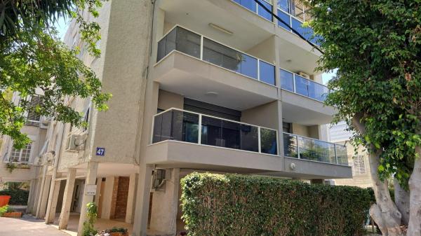 שבטי ישראל 47, מרכז העיר