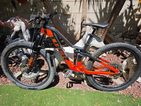 בחנות עולה 25 אלף שקל