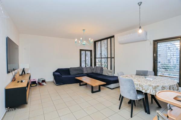 בשכונת בורוכוב