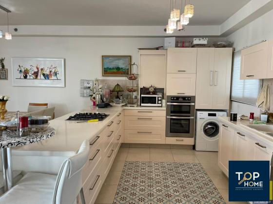 שדרות ניצה, רצועת המלונות