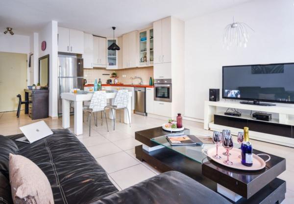 בר כוכבא 7, לב תל אביב החלק המערבי