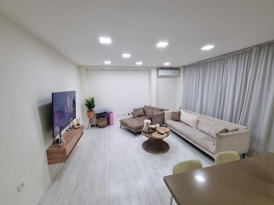 מנדלי מוכר ספרים 6, מרכז העיר