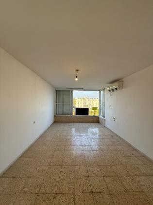 מעפילי אגוז 116, נוה חן