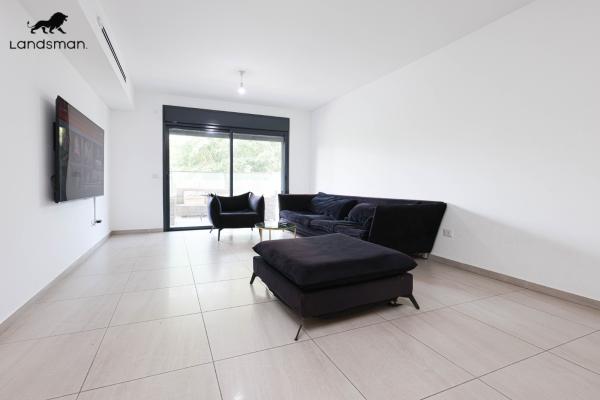 שלום עליכם 25, גבעת האירוסים