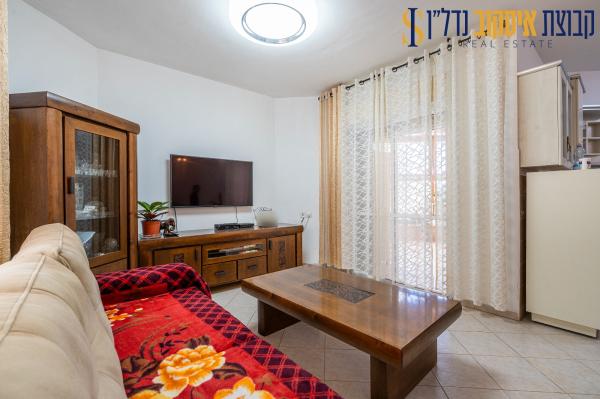 הרב נסים 3, 'גבעת אולגה א' ו-ב'