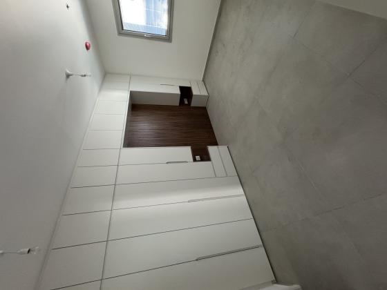 יצחק גרציאני 10, שרונה