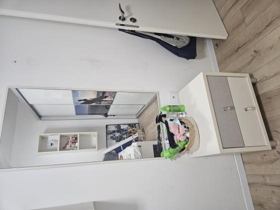 ספרייה יפייפייה ומרווחת עם 3