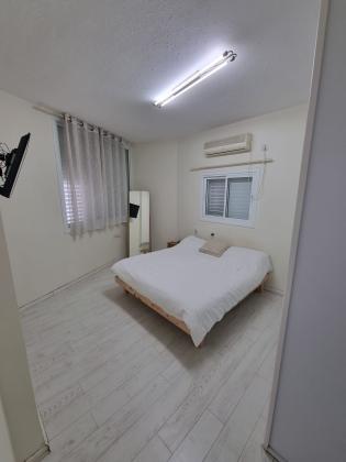 מנדלי מוכר ספרים 6, מרכז העיר