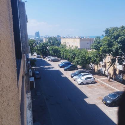 אסתר המלכה 31, נווה דוד