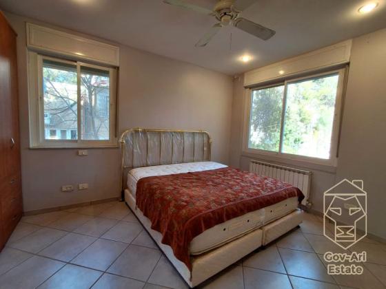 בשכונת רחביה