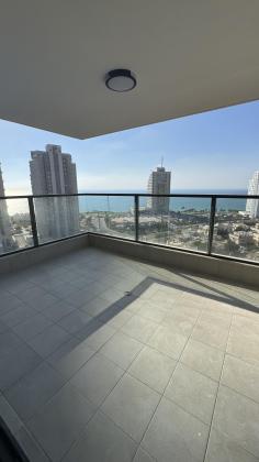 אמנון ליפקין שחק 3, פארק הים