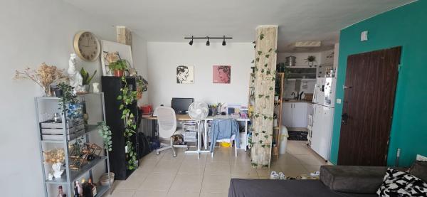 רבי עקיבא 68, שכונה ד