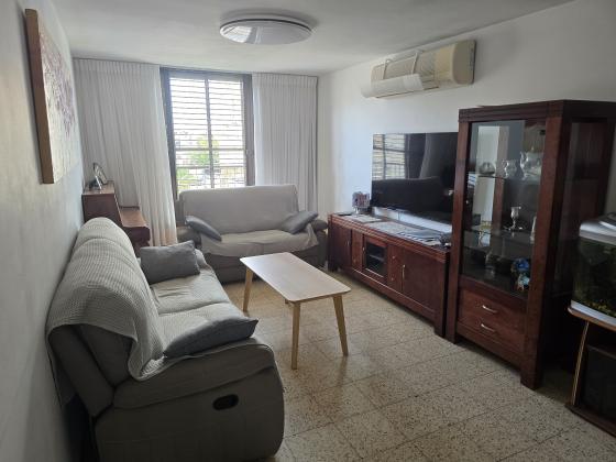 חצרים 4, נאות רחל