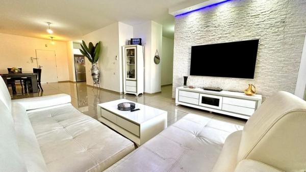 וולפסון 8, מרכז העיר