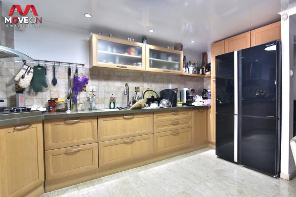 המגינים 7, דון יוסף הנשיא