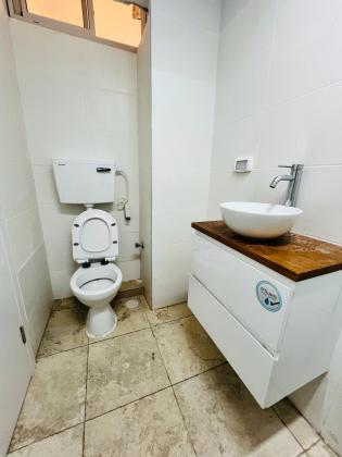 שרה 7, עיר תחתית