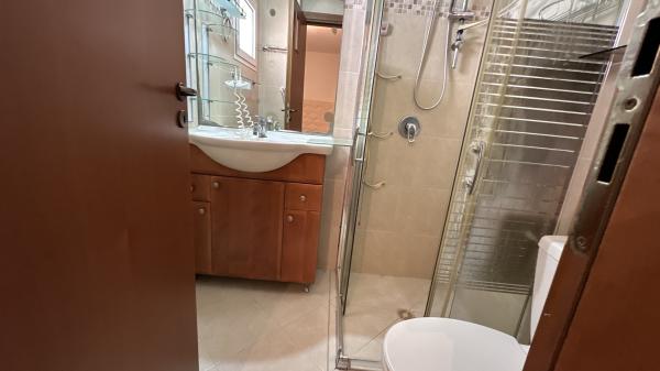 אמיר אברהם 2104