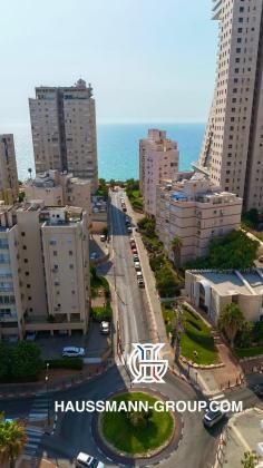 מול עמנואל 18, רצועת המלונות