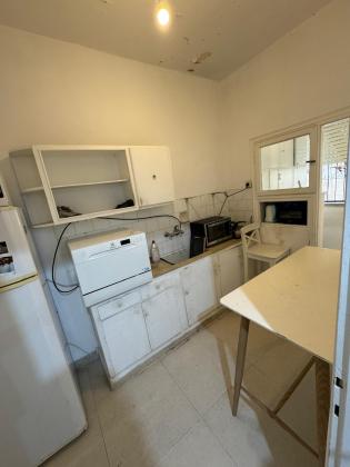 עוזיאל 25, יד לבנים