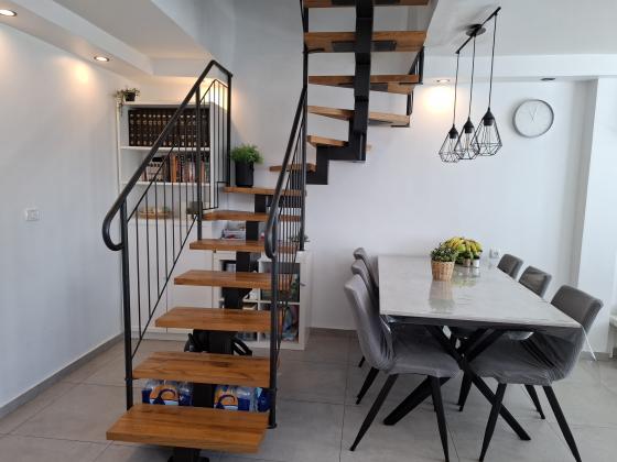 בית שערים 1, רסקו ב