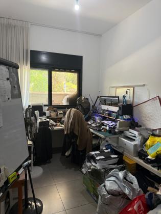 הגיבור האלמוני 33, יד אליהו