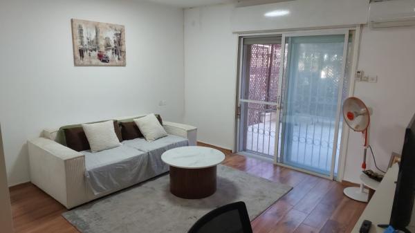 צבי לבנון 2, פסגת זאב