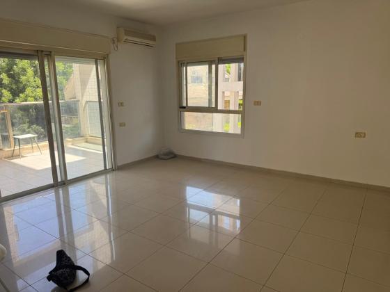 ארלוזורוב 33, נוה אלון (עמידר)