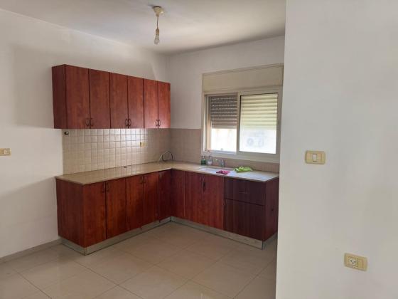 ארלוזורוב 33, נוה אלון (עמידר)