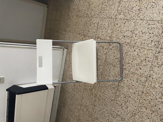 4 כיסאות פינת אוכל במצב טוב מאוד