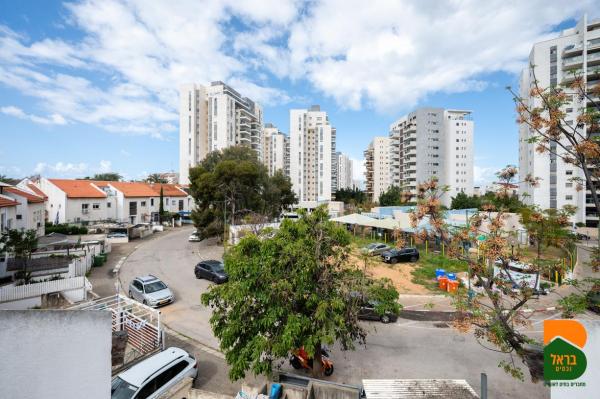 הגלעין 6, נוה פרדסים