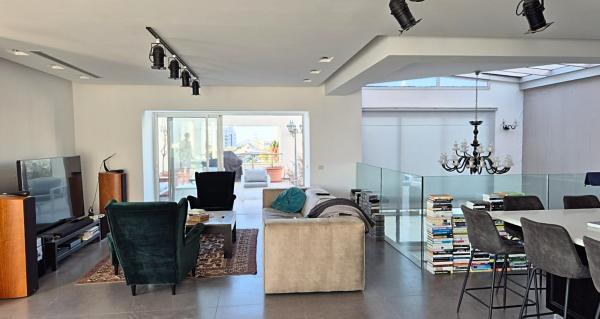 סשה ארגוב 31, המשתלה