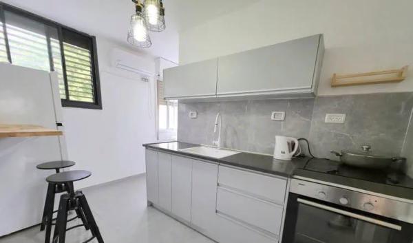 הרצוג 37, גבעת הרקפות