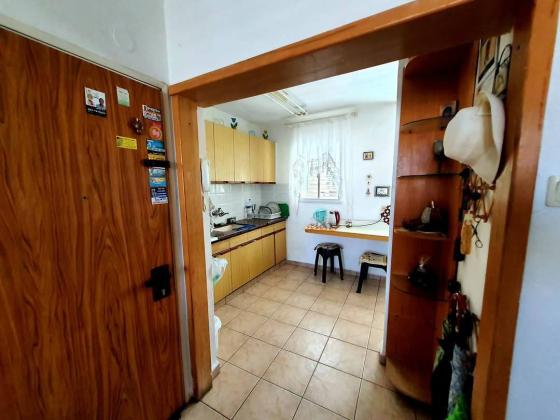 המעפילים 12, קרית אליעזר