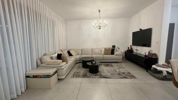 הנביאה דבורה 12, רובע יזרעאל