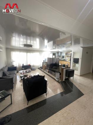 המגינים 7, דון יוסף הנשיא