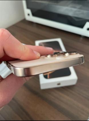 Apple iPhone 16 Pro Max