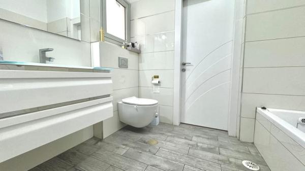 וולפסון 8, מרכז העיר