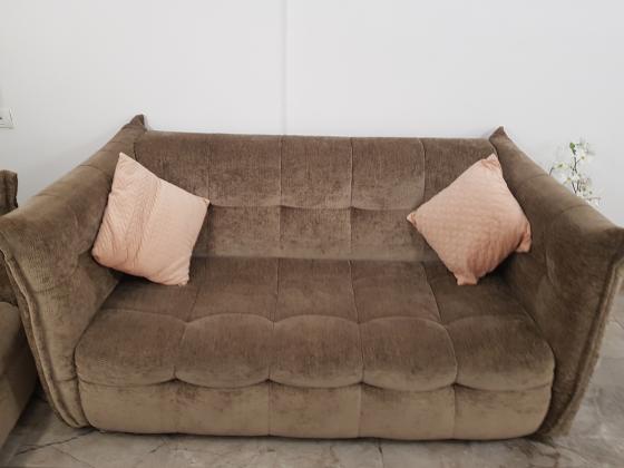 בהזדמנות למכירה סט סלון מעוצב