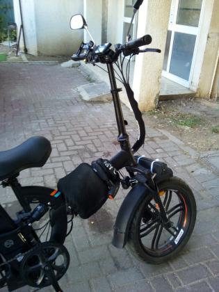 אופניים חשמליות במצב מעולה בקר