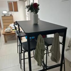 שולחן בר + 4 כסאות