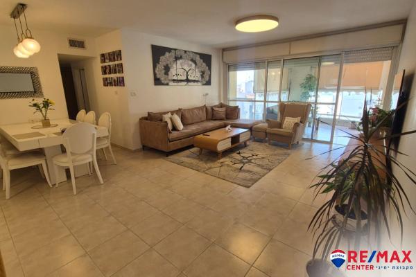 אבידן שמעון 14 (קרית רבין)