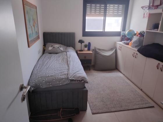 רפאל איתן כפר אז"ר 40