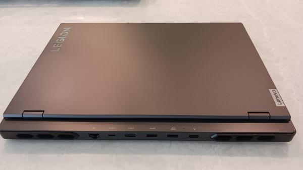 מחשב נייד לגיימינג Lenovo 16