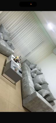 סלון כמו חדש מוכרת גם