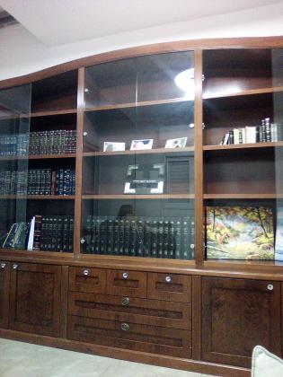 מחיר מקורי 50,000 מעץ אדום