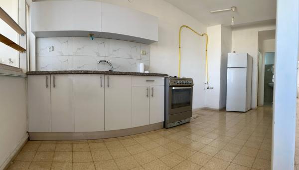 עין עובדת 11