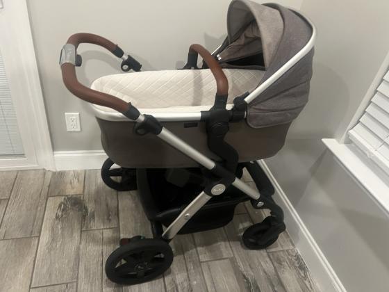 עגלת תינוק ועריסה של Silver Cross Wave