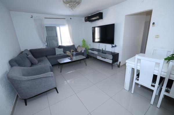 משה שרת 8 (שכונה יא)