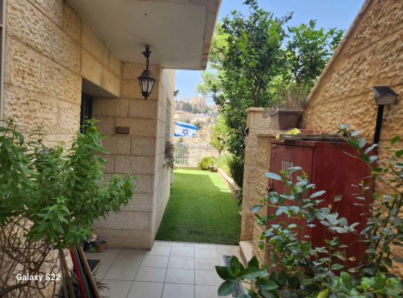 אורי בן ארי 17 (פסגת זאב מרכז)