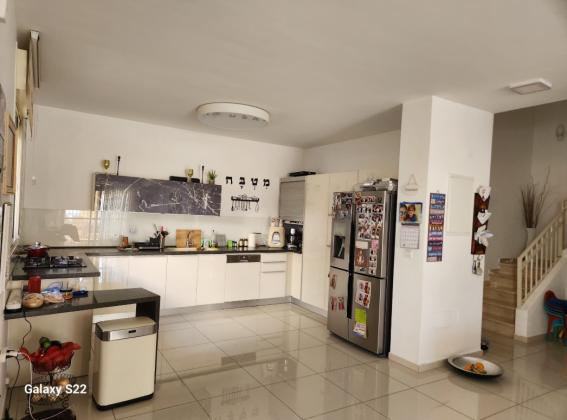 אורי בן ארי 17 (פסגת זאב מרכז)